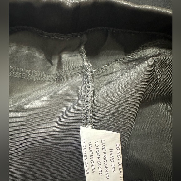 💙💙❤️ Black short shorts - Picture 15 of 15